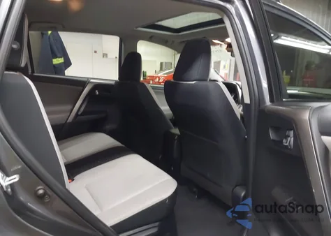 2018 Toyota Rav4 Hybrid Xle z USA, uszkodzony, nr VIN JTMRJREV0JD212095